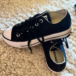 Women’s platform converse size 7.5